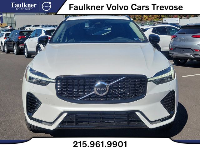2025 Volvo XC60 Hybrid T8 Plus photo 2