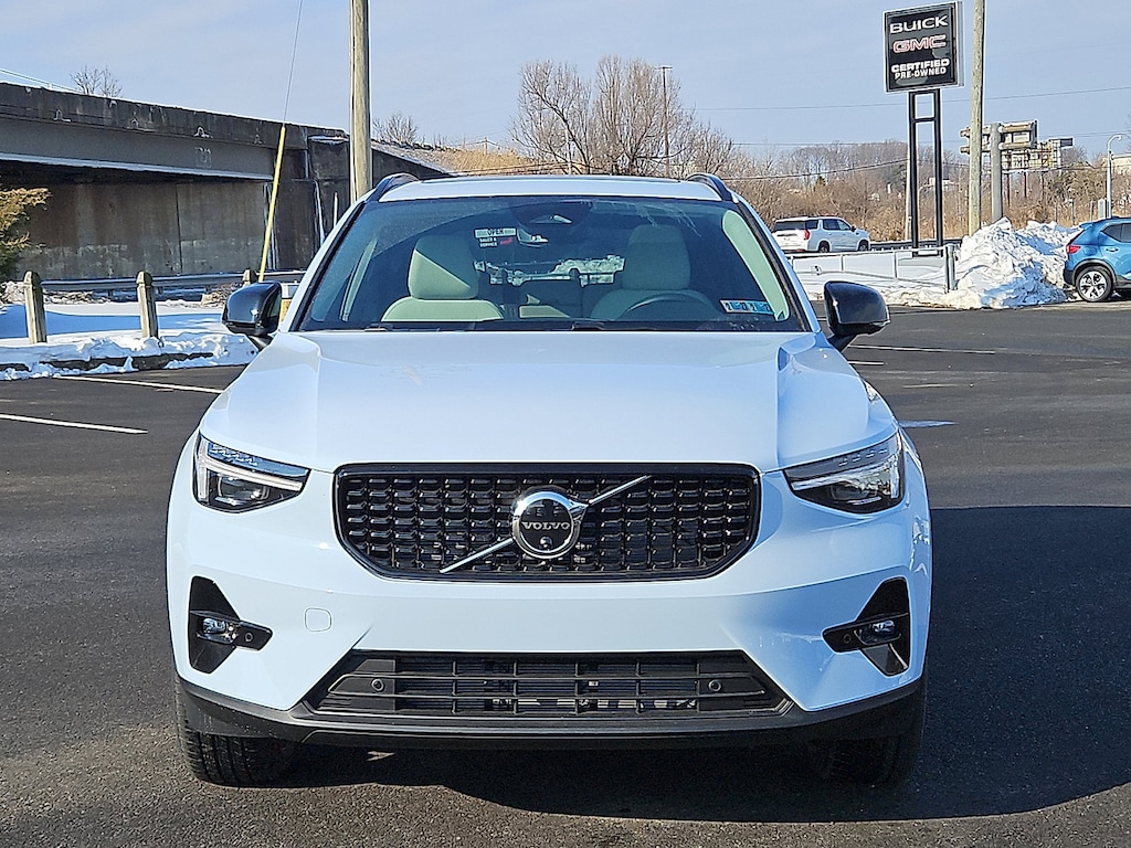 New 2026 Volvo XC40 B5 Plus SUV