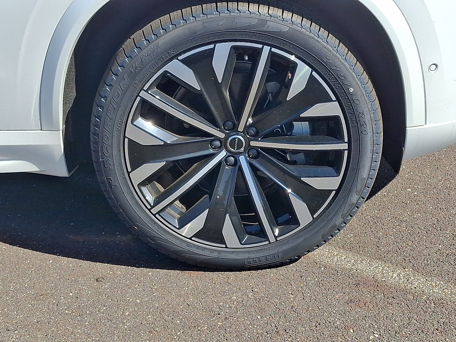 2026 Volvo XC90 Plus - Photo 8