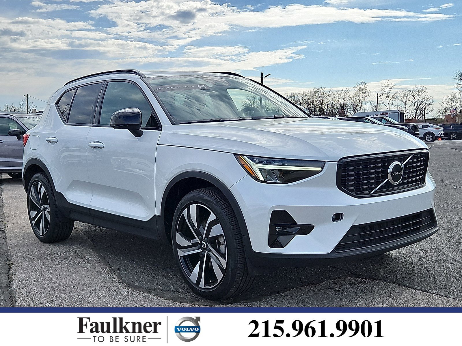 2023 Volvo XC40 SUV 