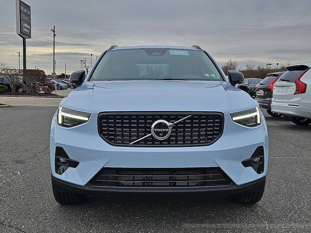 New 2026 Volvo XC40 B5 Plus SUV