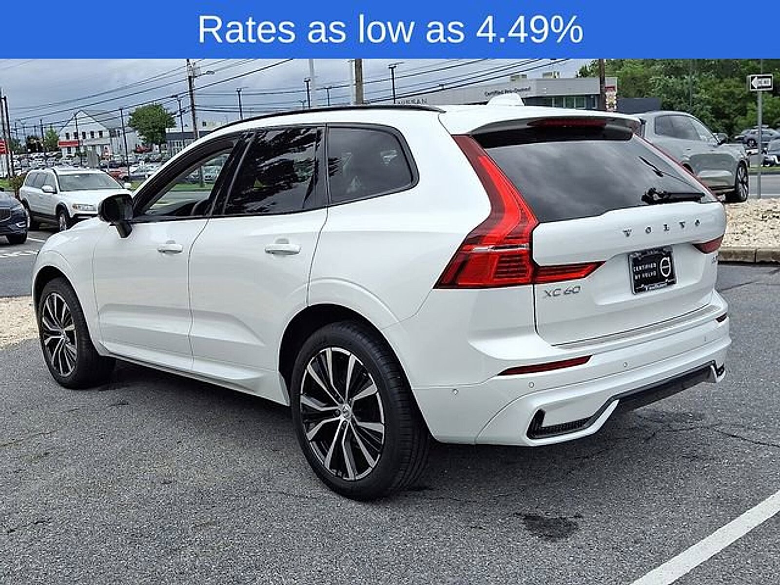 2023 Volvo XC60 B5 Plus photo 2