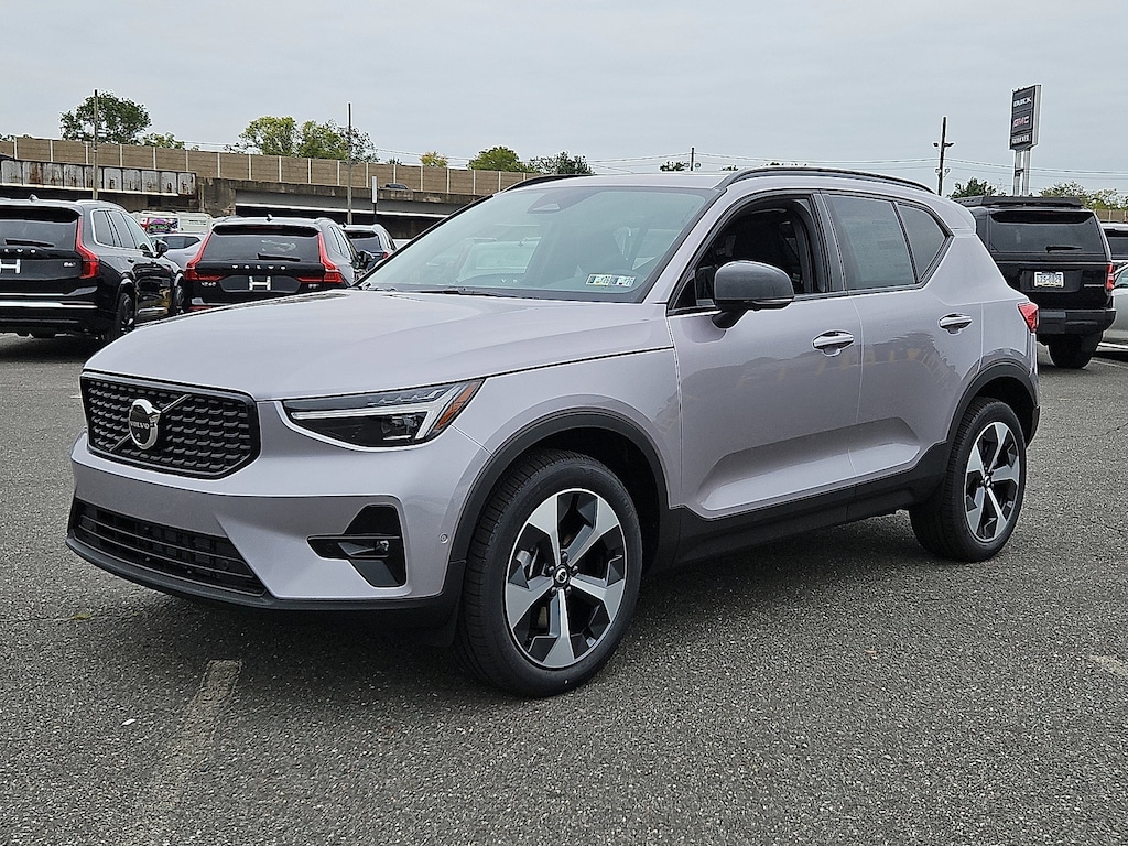 New 2026 Volvo XC40 B5 Plus SUV