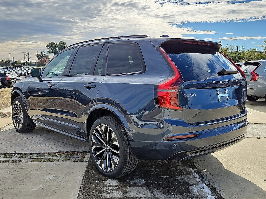 New 2026 Volvo XC90 B6 Ultra Dark Theme 7-Seater SUV