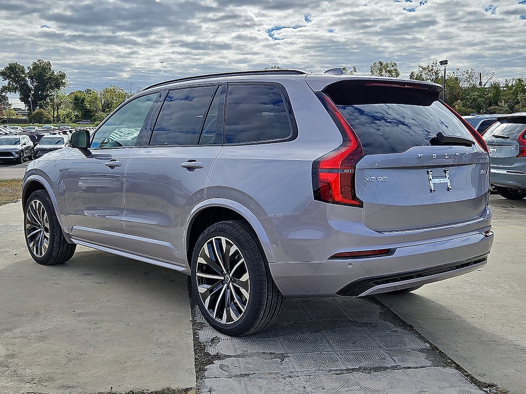New 2026 Volvo XC90 B6 Ultra Dark Theme 7-Seater SUV