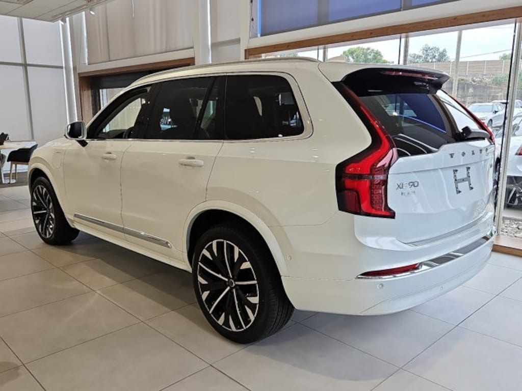 New 2025 Volvo XC90 plug-in hybrid T8 (2025.5) Ultra 7-Seater SUV