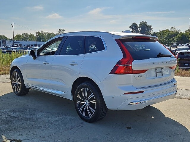 2022 Volvo XC60 B5 Inscription photo 3