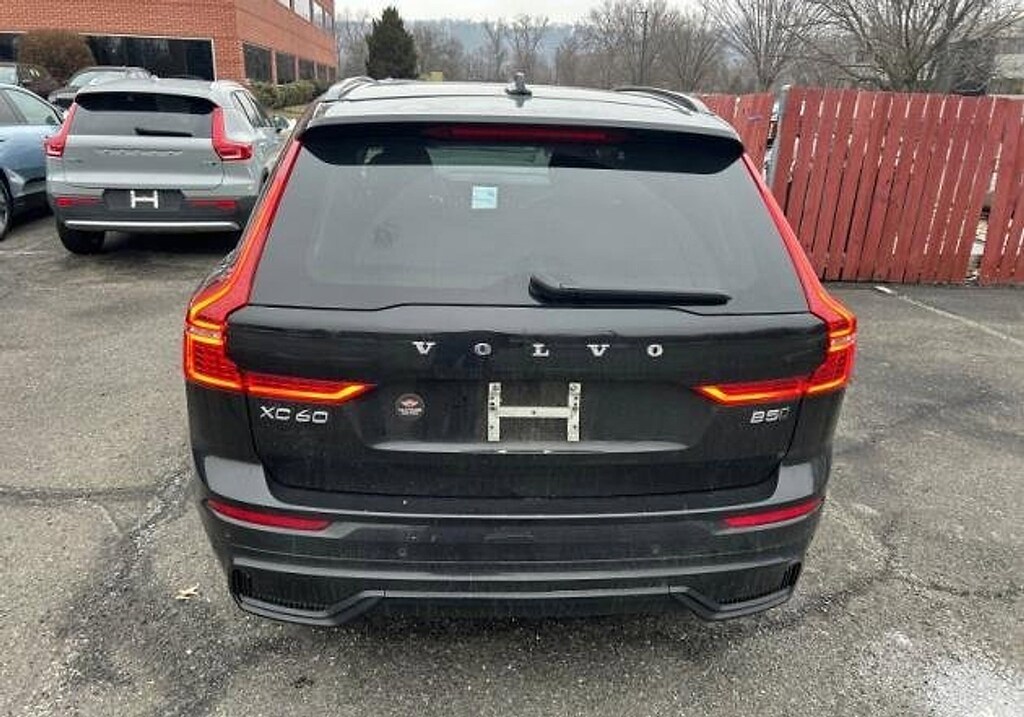 Used 2023 Volvo XC60 B5 AWD Plus Dark SUV