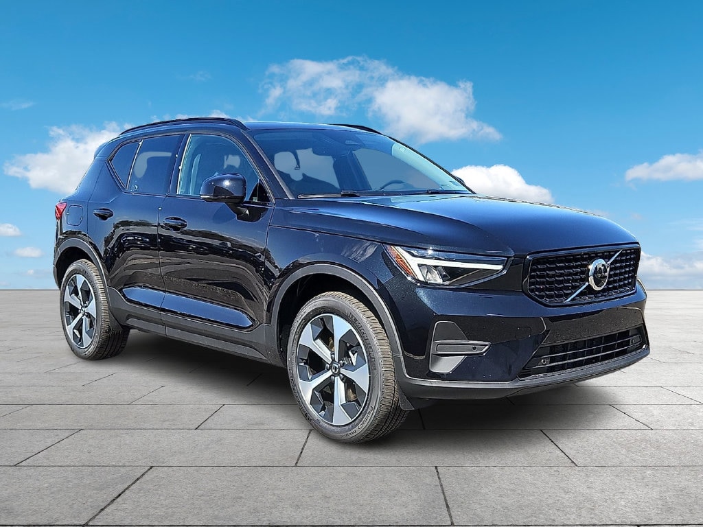 2026 Volvo XC40 Core