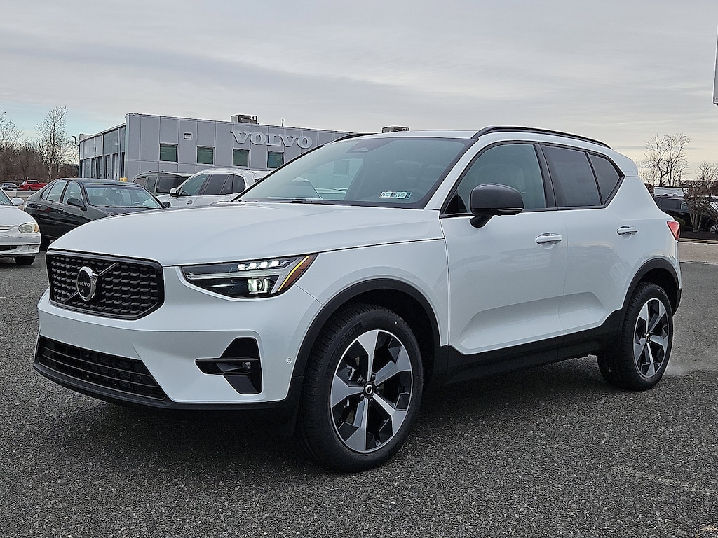 New 2026 Volvo XC40 B5 Plus SUV