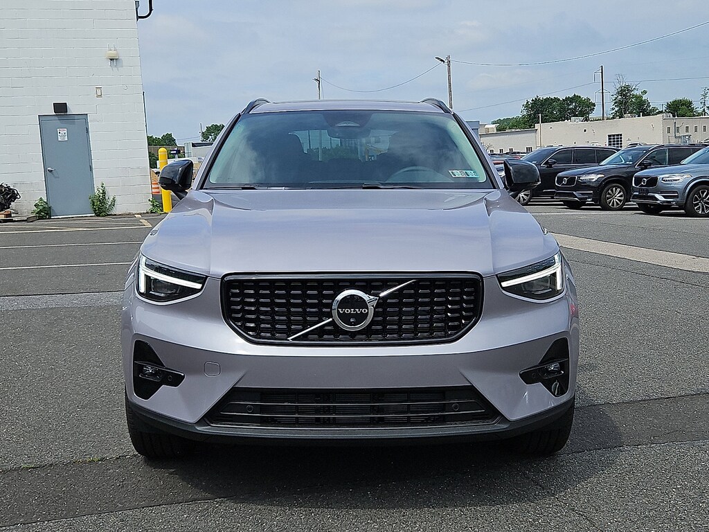 New 2026 Volvo XC40 B5 Plus SUV
