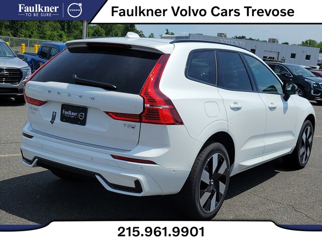 2025 Volvo XC60 Hybrid T8 Plus photo 4