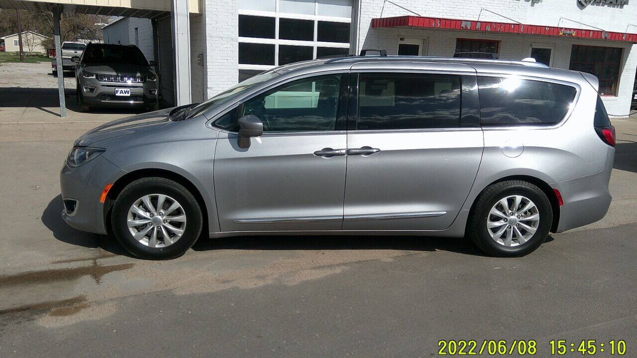  Chrysler Pacifica