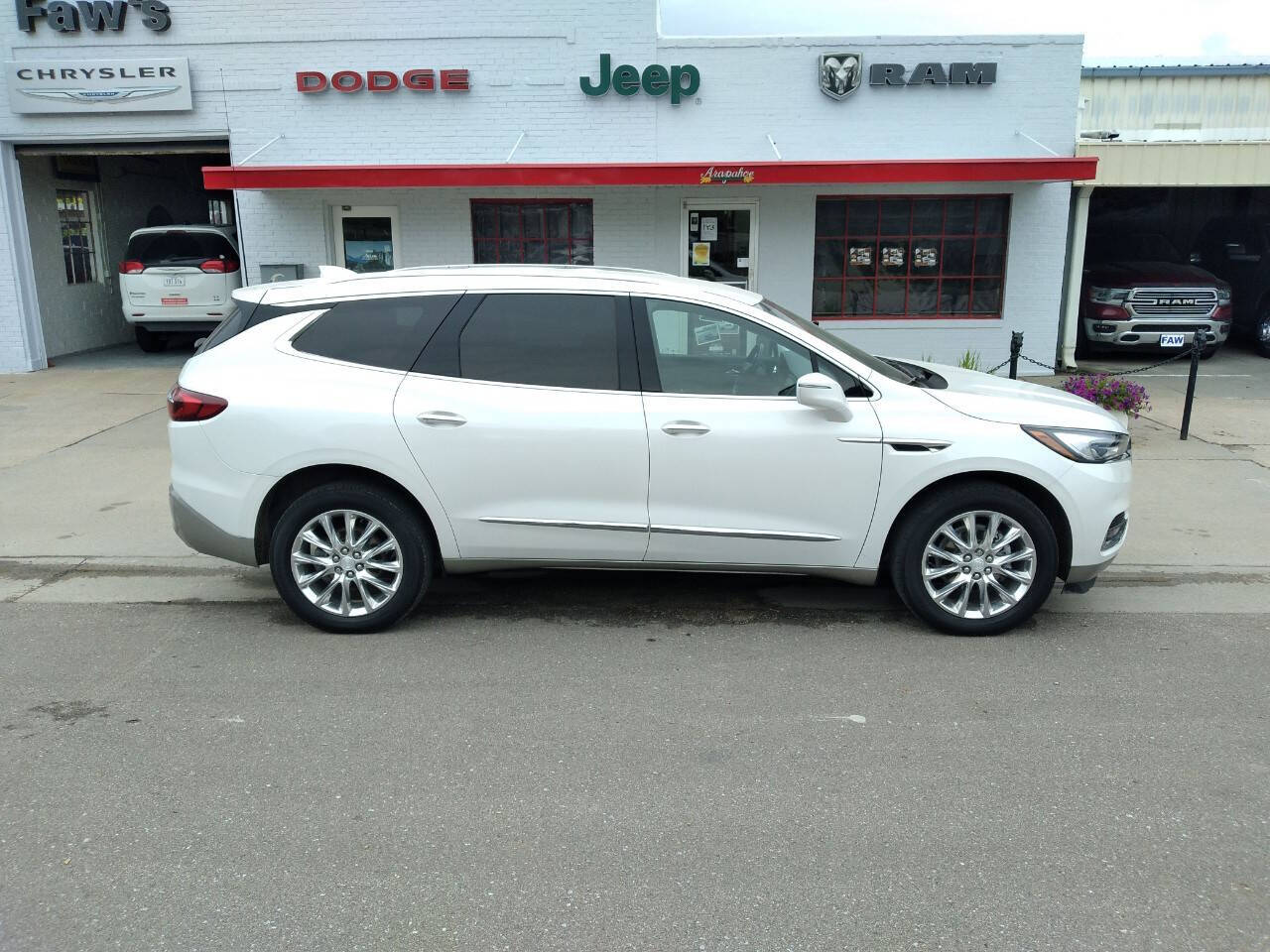 Used 2021 Buick Enclave Essence with VIN 5GAEVAKW4MJ262880 for sale in Arapahoe, NE