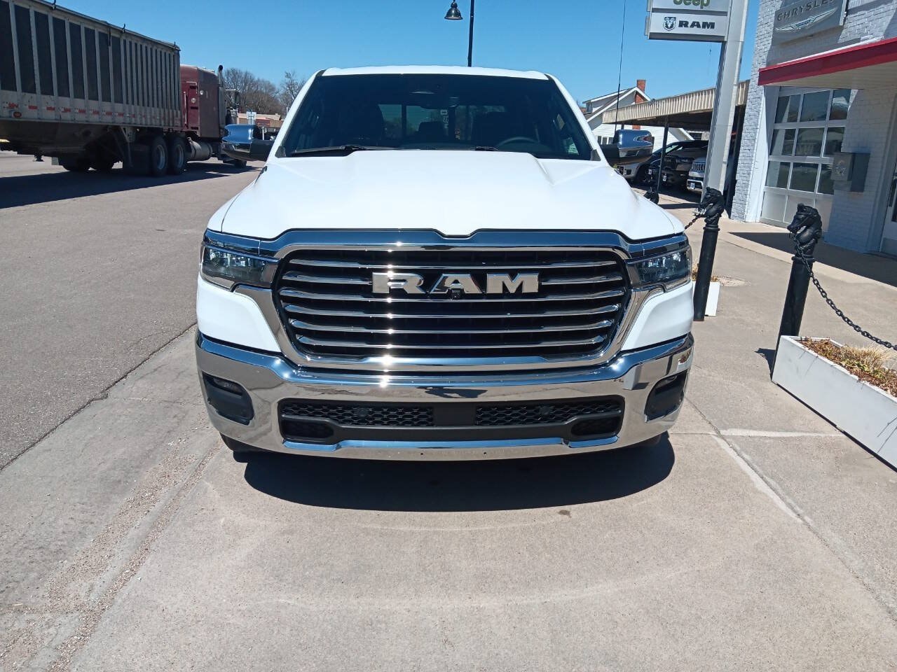 2025 RAM Ram 1500 Pickup Laramie - Photo 16