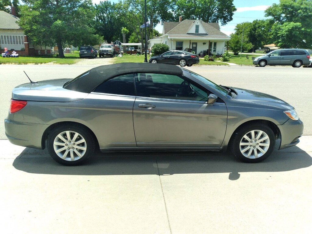 Used 2011 Chrysler 200 Touring Convertible