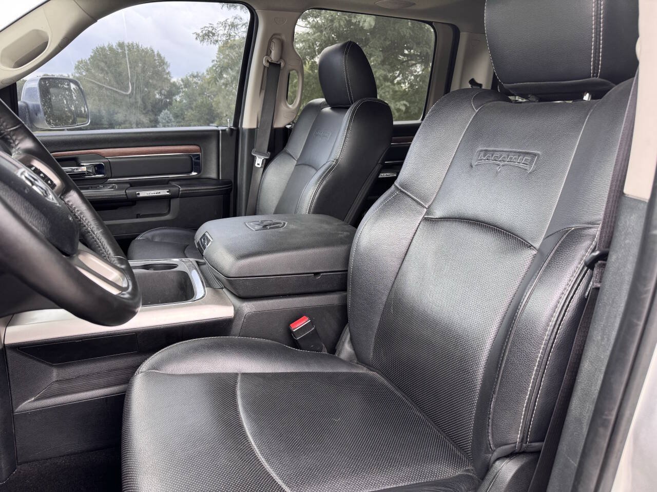 2017 RAM Ram 1500 Pickup Laramie - Photo 14
