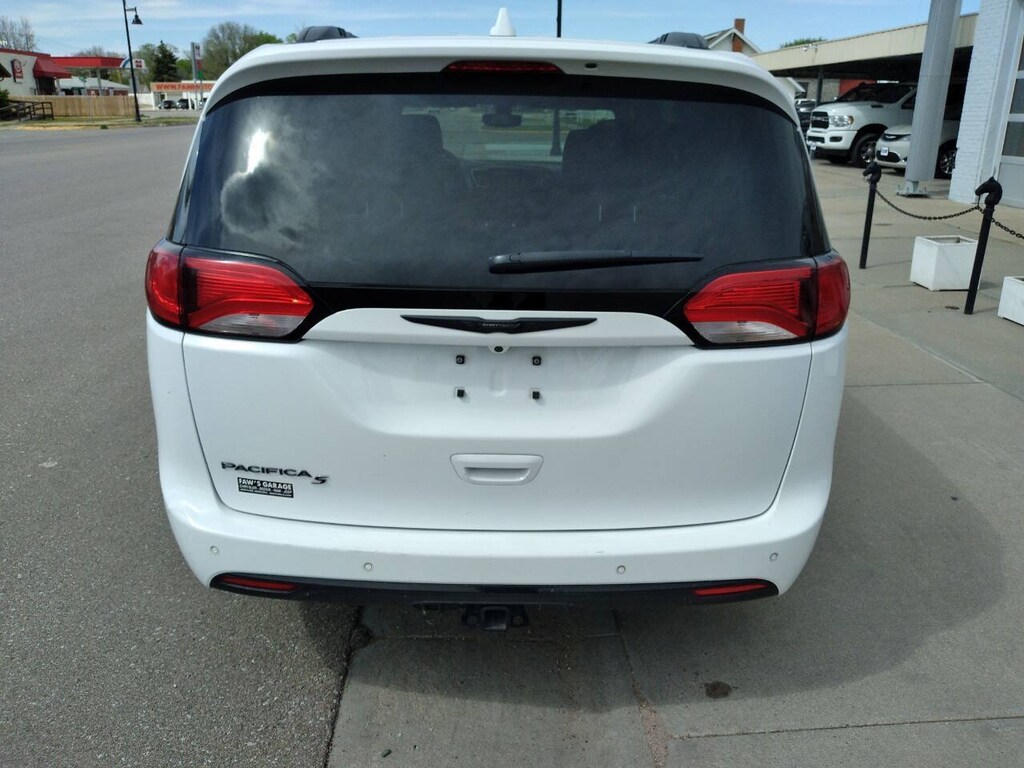 Used 2020 Chrysler Pacifica Touring L Touring L FWD