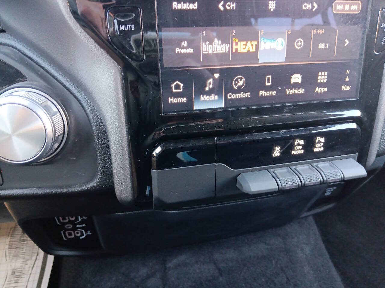 2025 RAM Ram 1500 Pickup Laramie - Photo 12