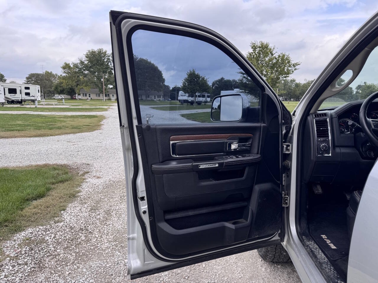 2017 RAM Ram 1500 Pickup Laramie - Photo 13