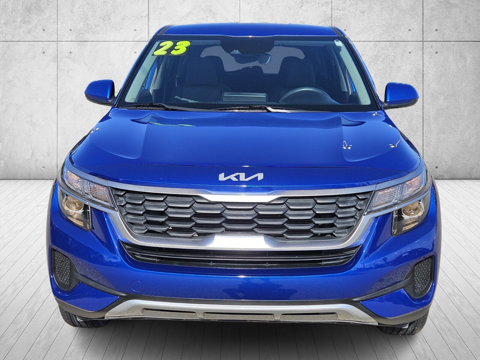 2023 Kia Seltos LX photo 2