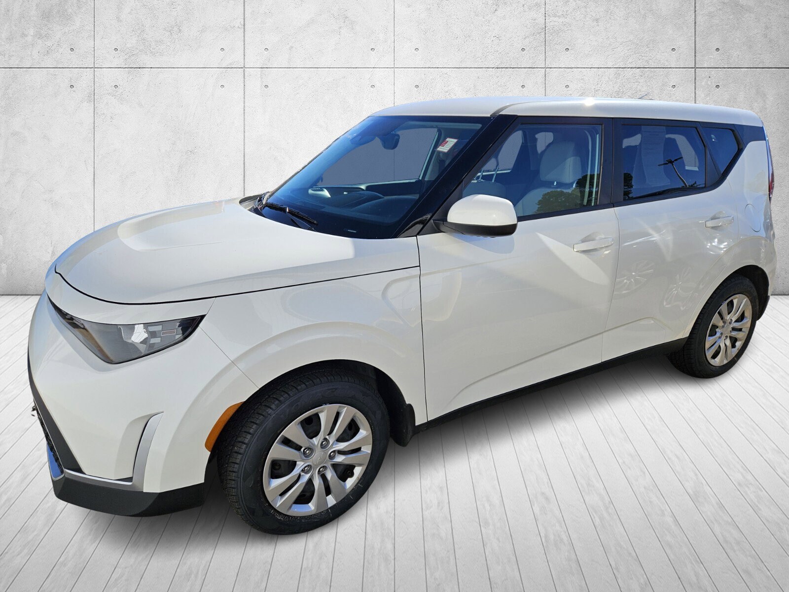 2024 Kia Soul LX photo 3