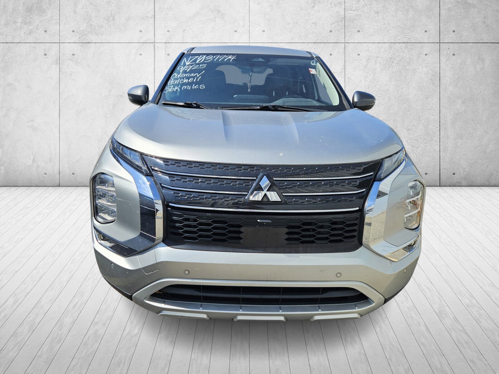 2022 Mitsubishi Outlander SE photo 2