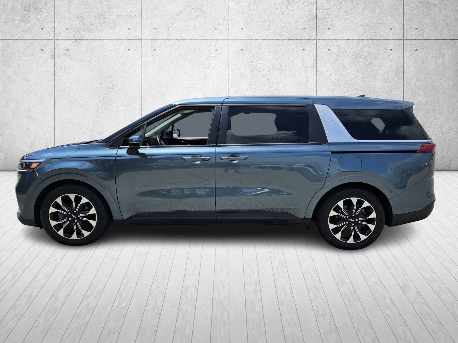 2024 Kia Carnival EX photo 4