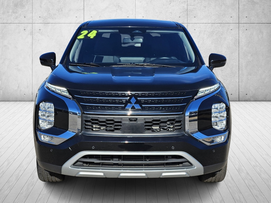 Used 2024 Mitsubishi Outlander SE SUV