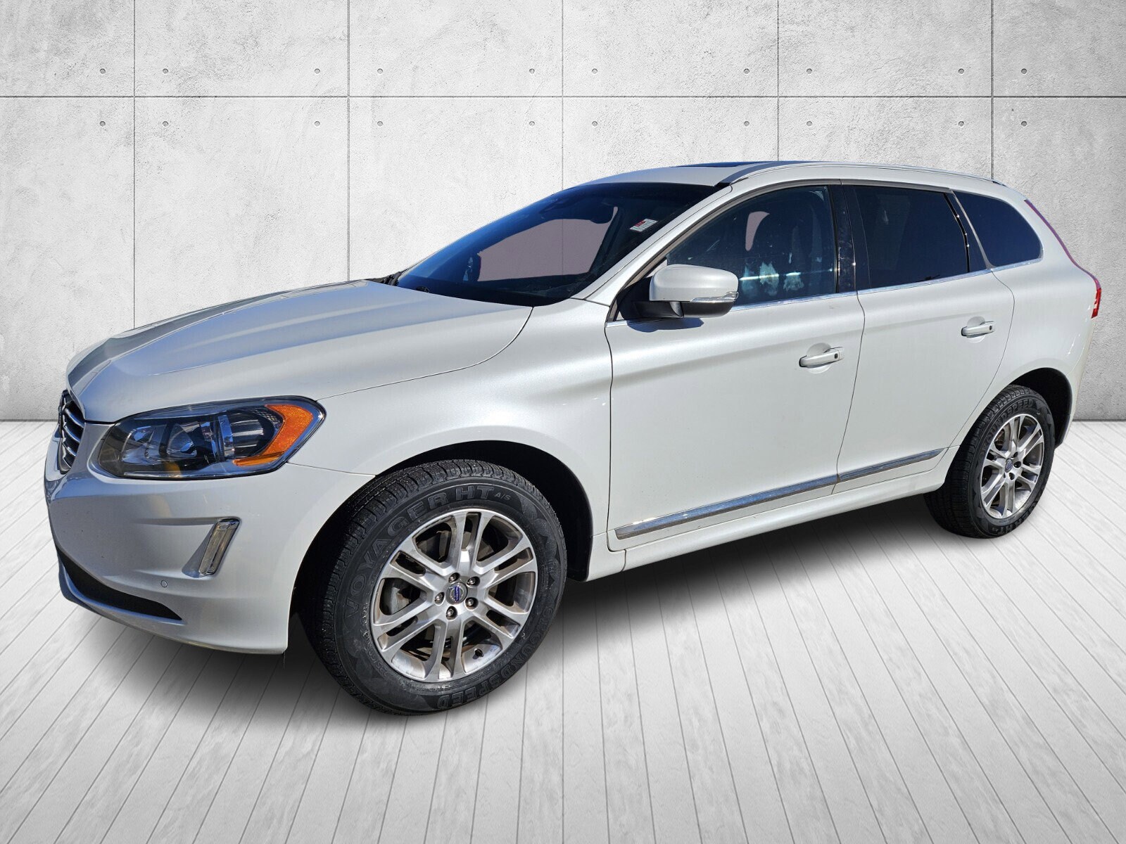 2016 Volvo XC60 T5 Drive-E Premier photo 3