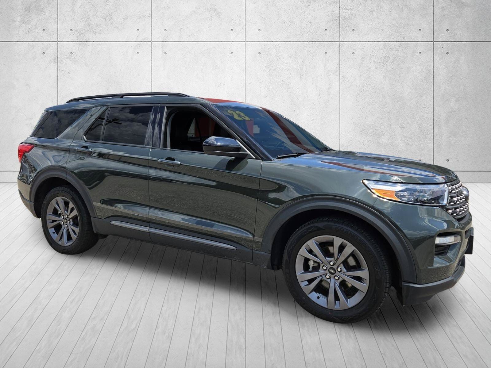 2023 Ford Explorer SUV 