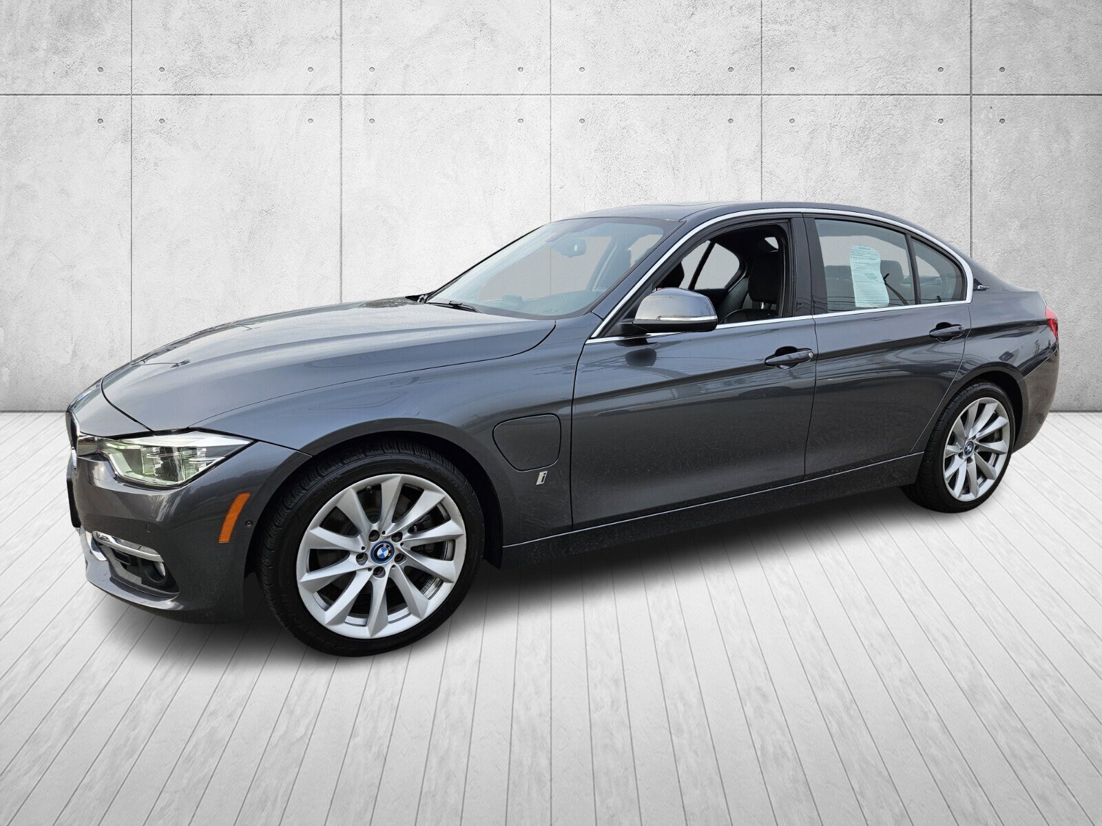 2017 Bmw 330e Sedan photo 2