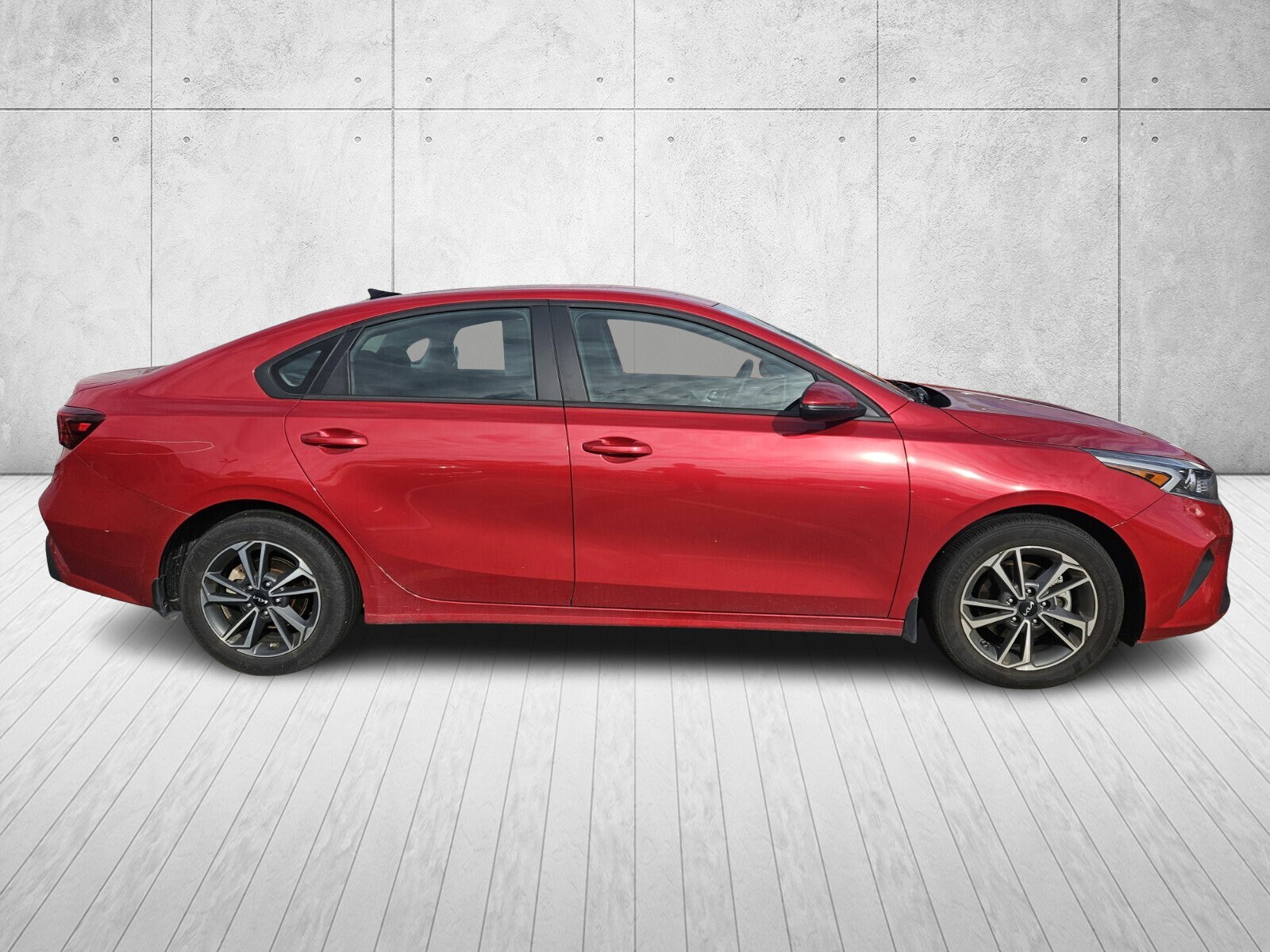 2024 Kia Forte LXS photo 2