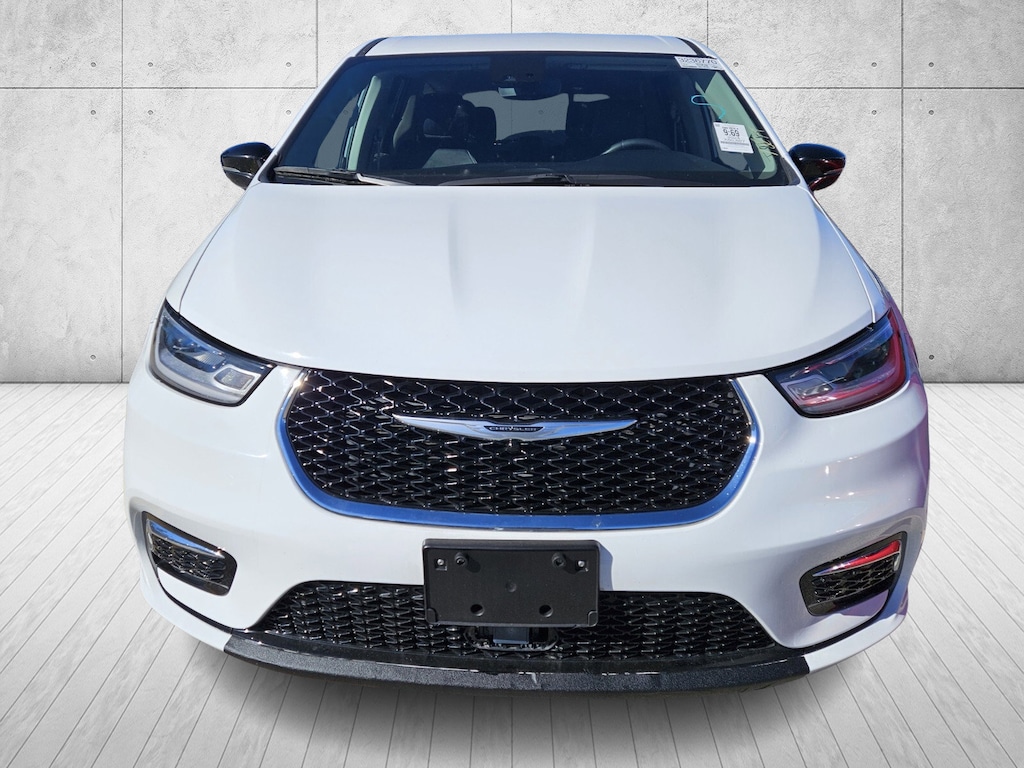 Used 2024 Chrysler Pacifica Touring L Van Passenger Van