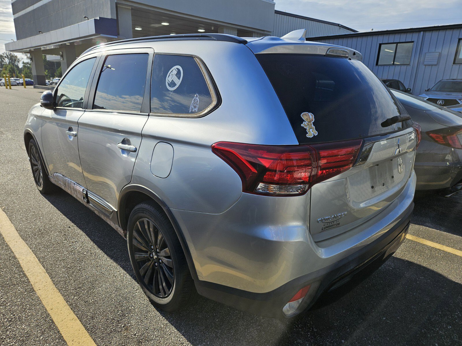 2020 Mitsubishi Outlander LE photo 4