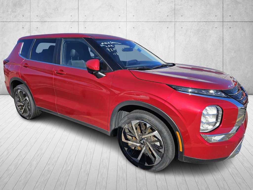 Used 2023 Mitsubishi Outlander SE SUV
