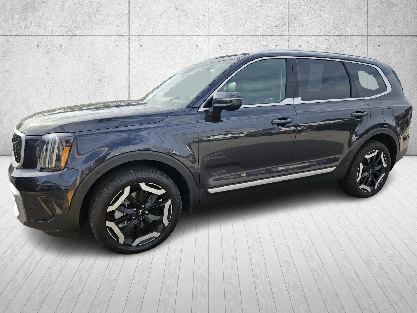 2025 Kia Telluride EX photo 3