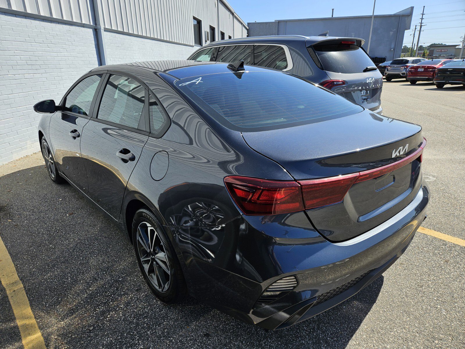 2023 Kia Forte LXS photo 4