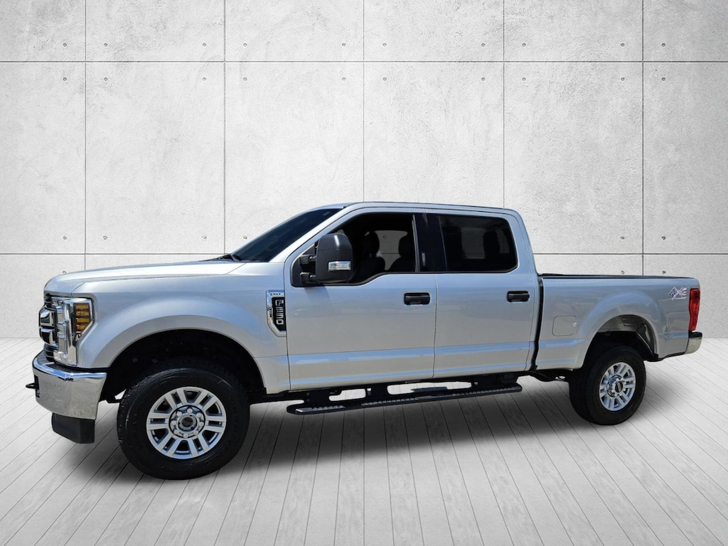 Used 2019 Ford F-250 XLT Truck Crew Cab