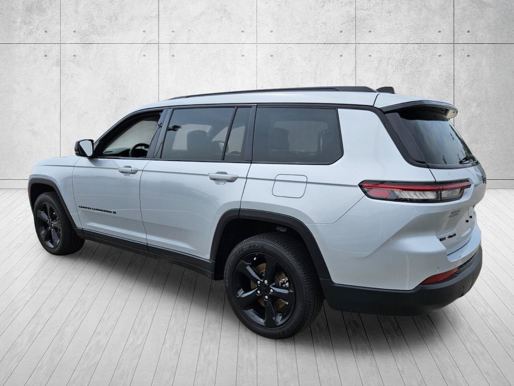 Used 2022 Jeep New Grand Cherokee Limited SUV