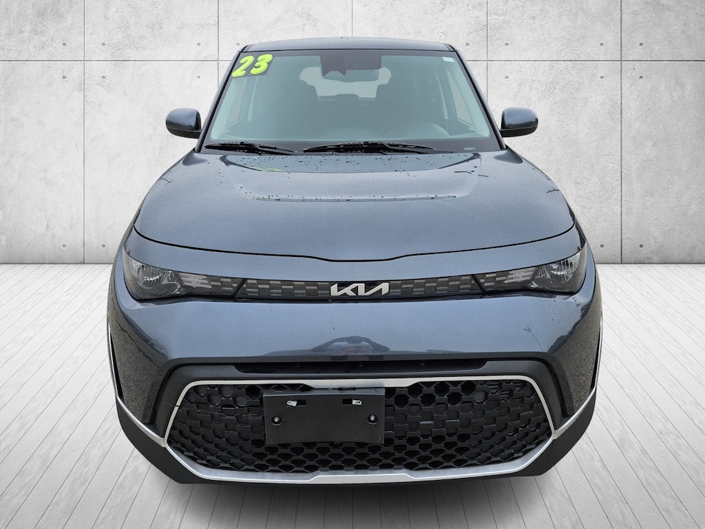 2023 Kia Soul LX photo 2
