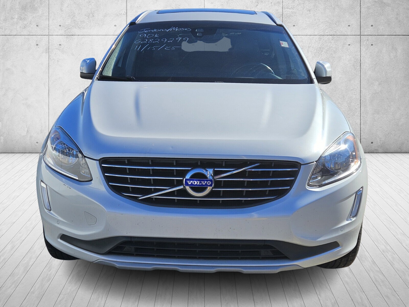 2016 Volvo XC60 T5 Drive-E Premier photo 2