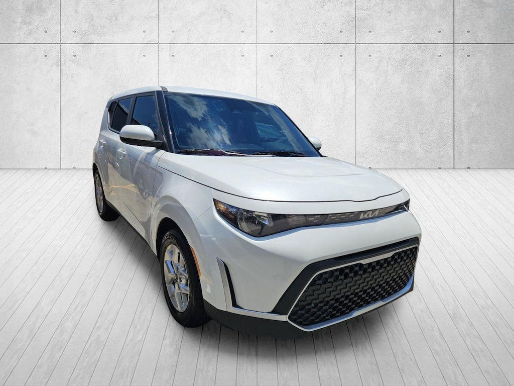 Used 2025 Kia Soul LX Hatchback