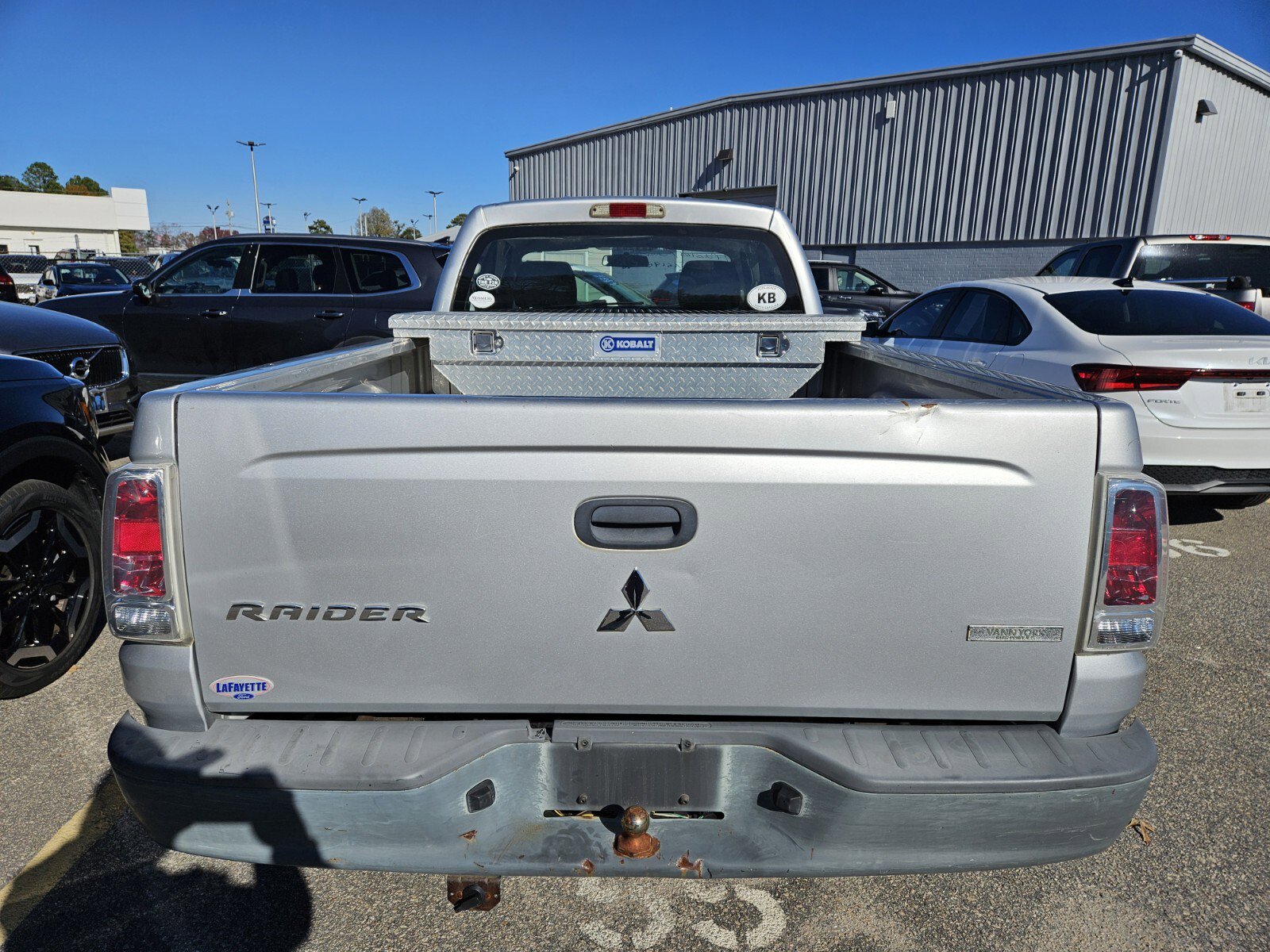 2008 Mitsubishi Raider LS photo 4