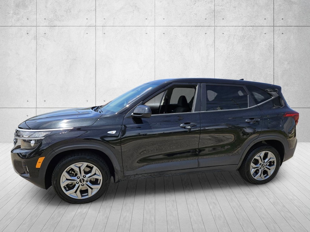 Used 2024 Kia Seltos LX SUV