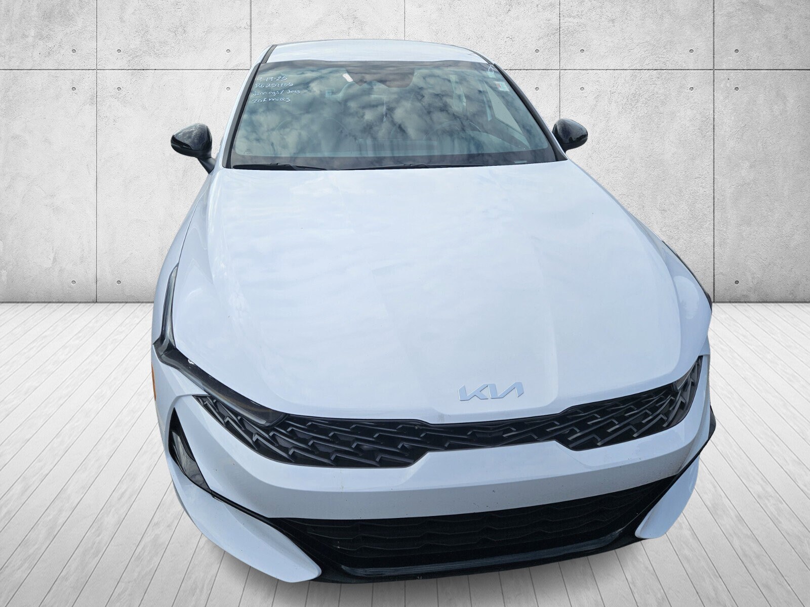 2024 Kia K5 GT-Line photo 2
