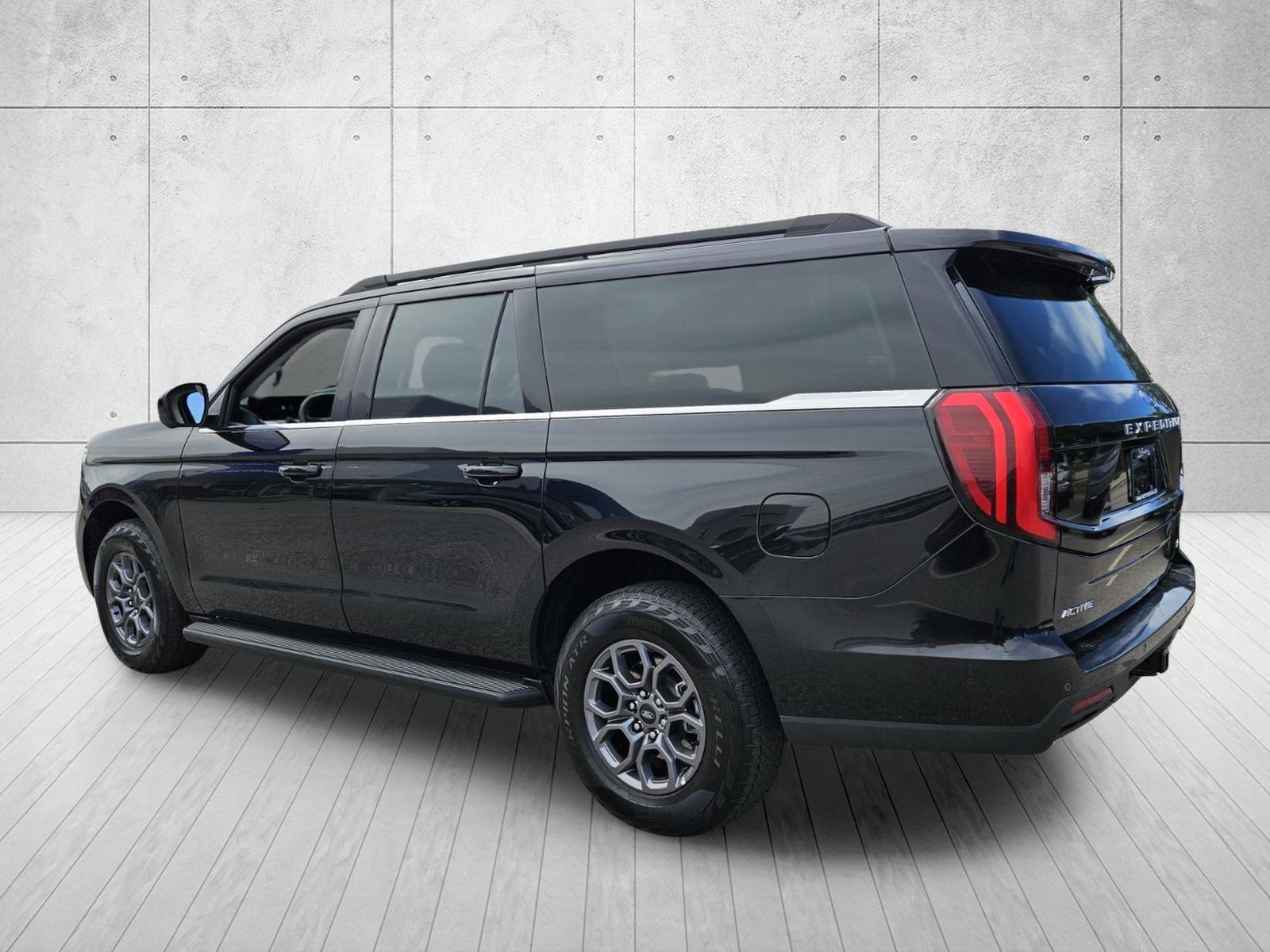 Used 2025 Ford Expedition Max Active SUV