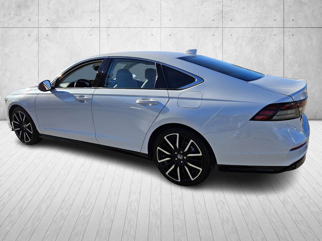 Used 2023 Honda Accord Hybrid Touring w/BSI Sedan