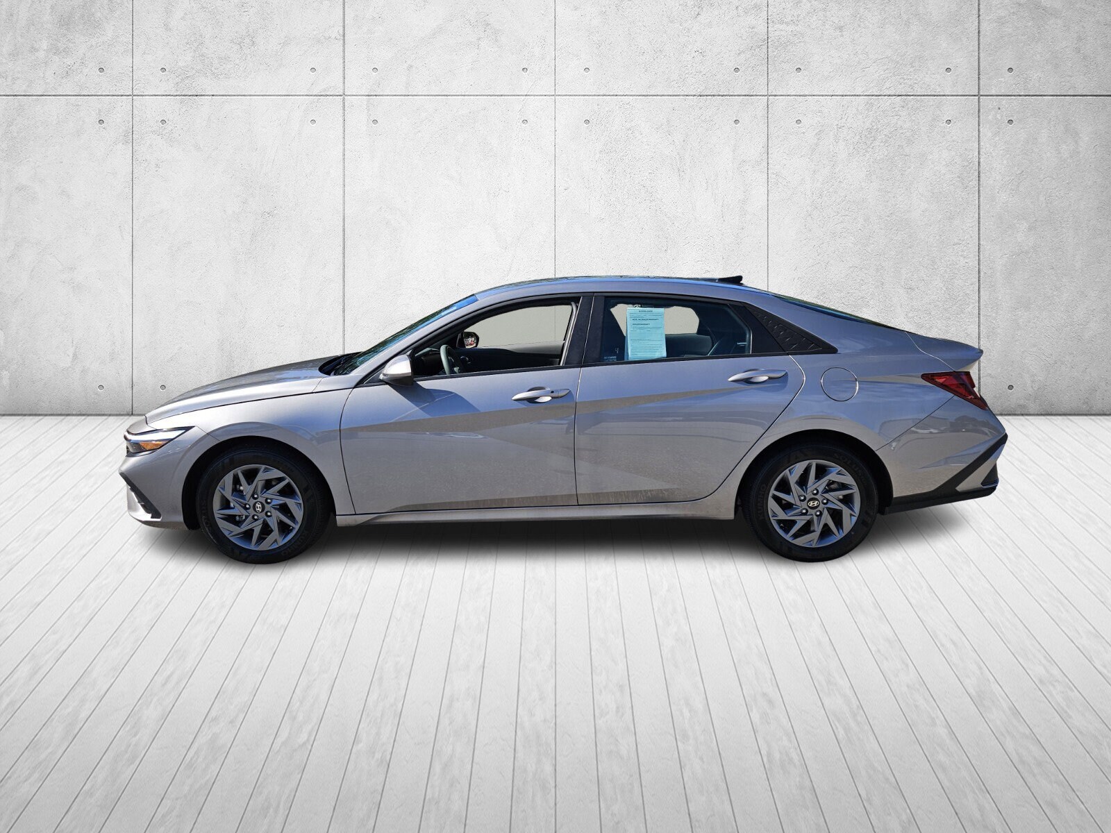 2024 Hyundai Elantra SEL photo 4