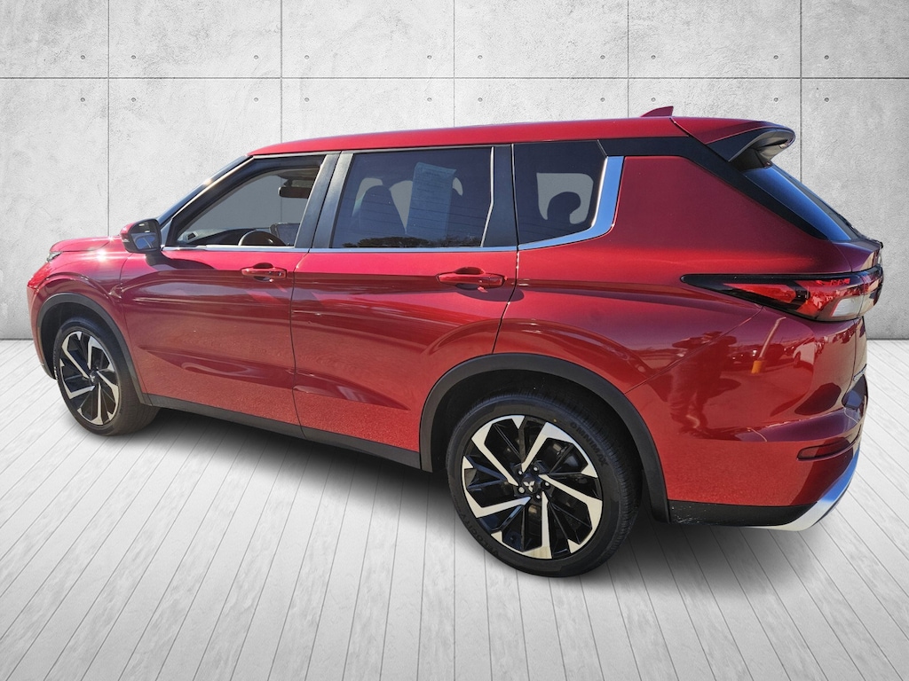Used 2023 Mitsubishi Outlander SE SUV